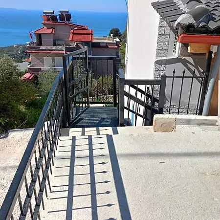 Maria's 3 * Lukovë